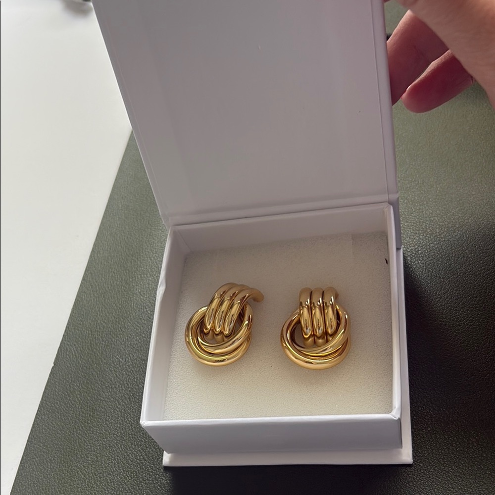 Heaven Mayhem Mini Knot Earrings